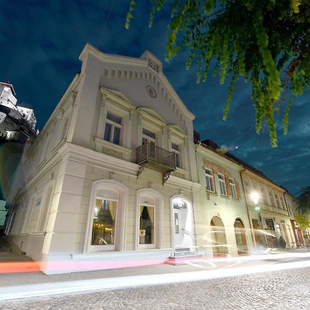 Apartmán s átriom v historickom centre Trenčín Exterior foto